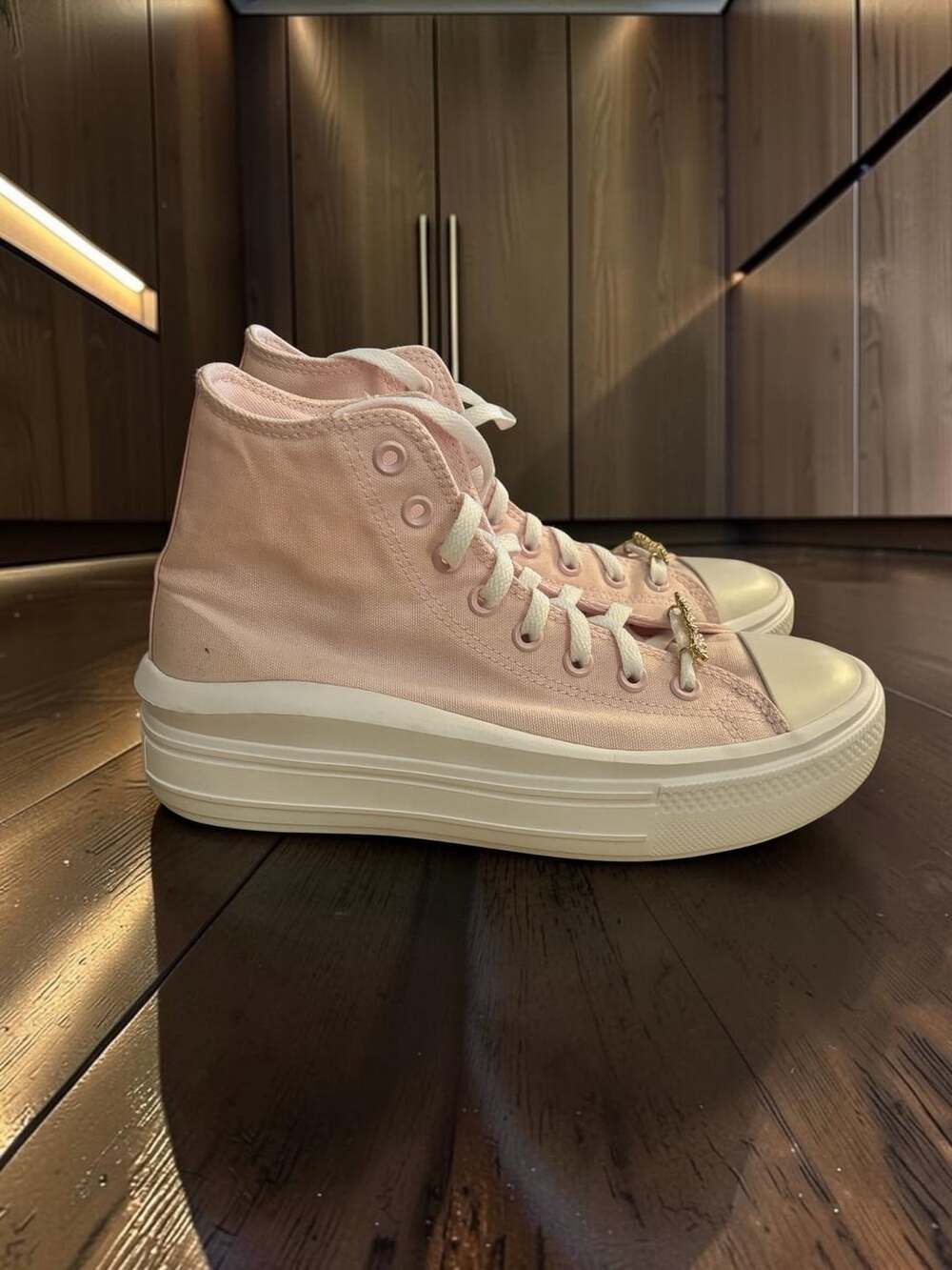 Converse Chuck Taylor All Star Move Frills Size 10 Pink High-Top Sneakers